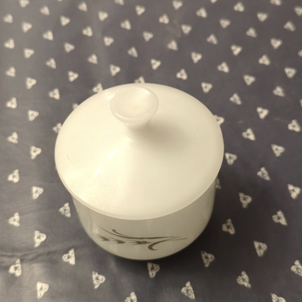 Anchor Hocking Lidded Container - Picture 2 of 4